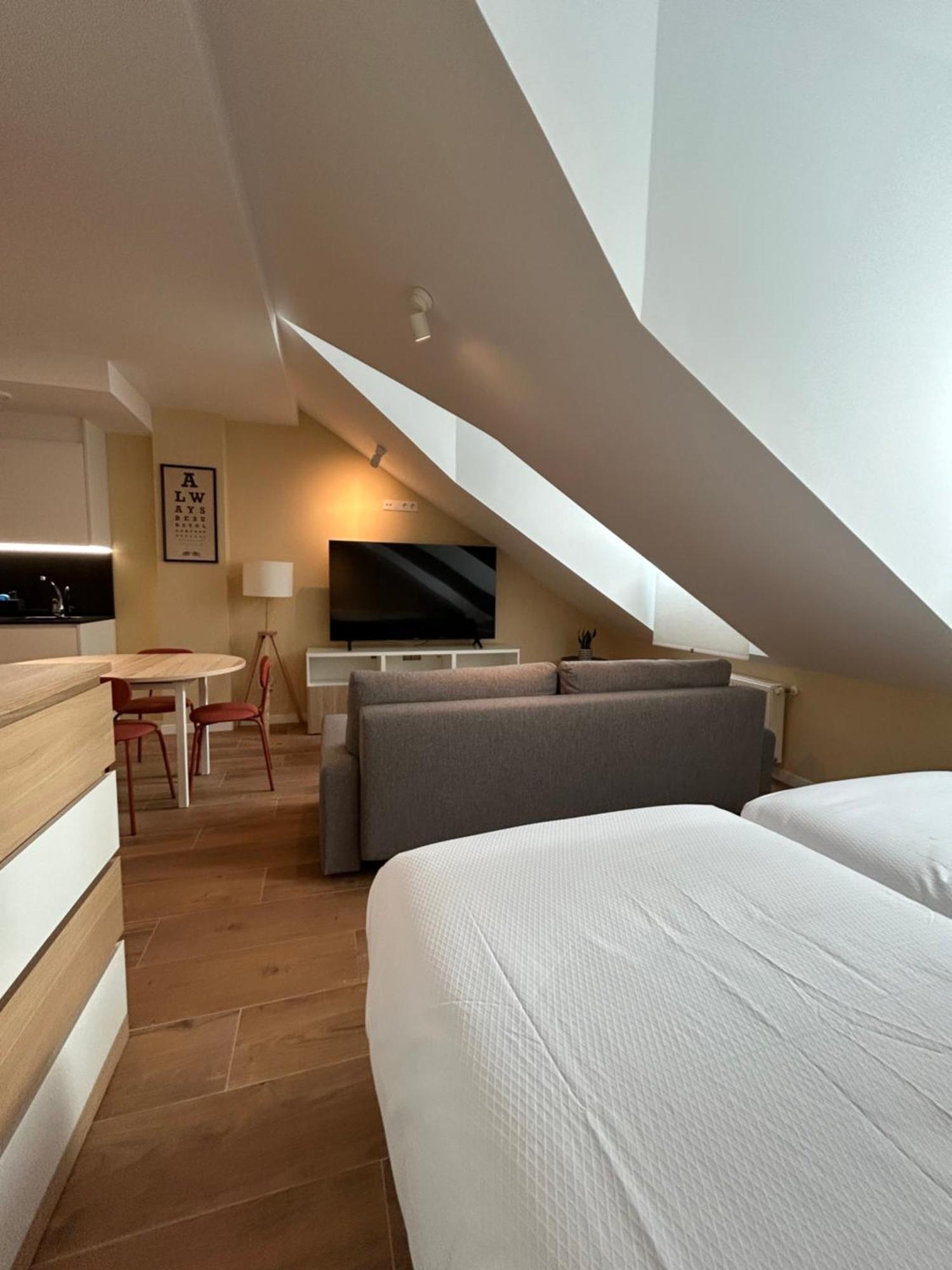 Apartamentos Turisticos Aeropuerto Barajas Madrid Eksteriør bilde