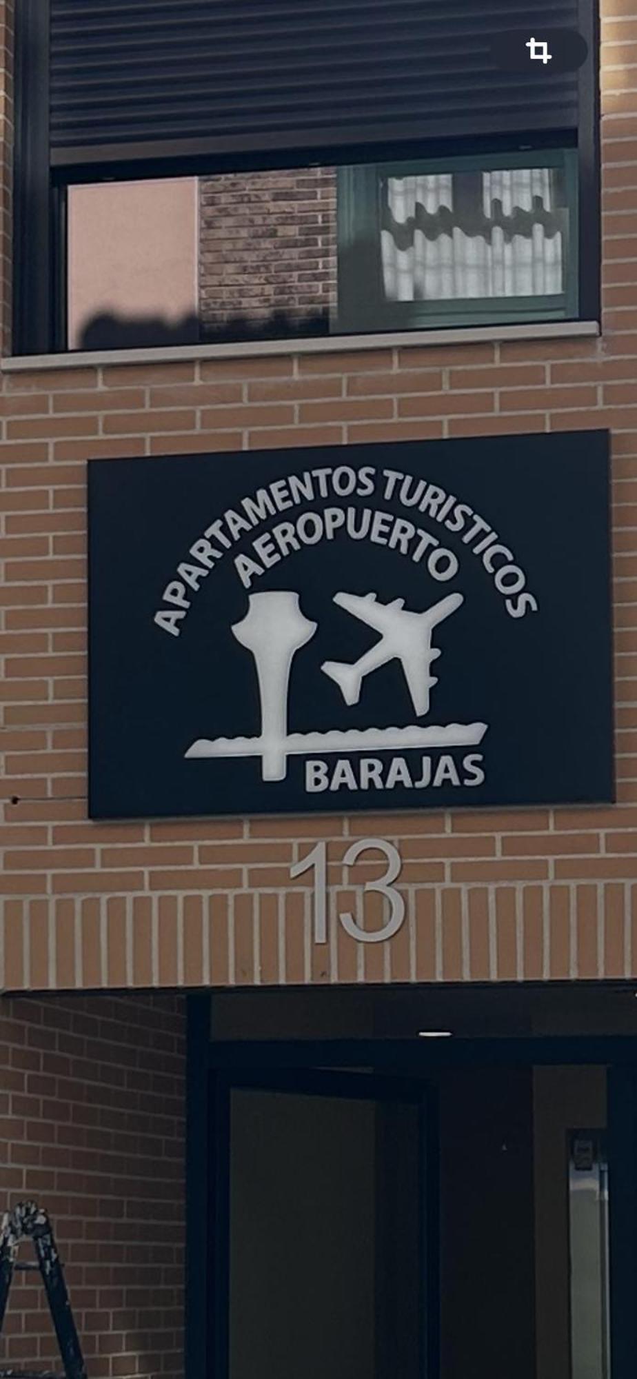 Apartamentos Turisticos Aeropuerto Barajas Madrid Eksteriør bilde